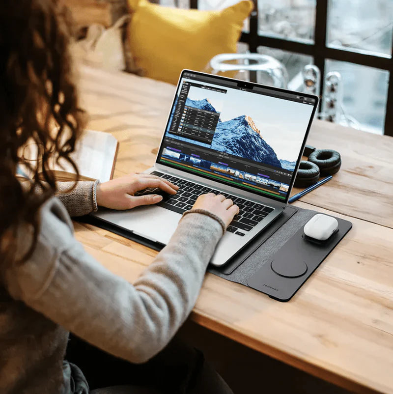 Wiresless Charging 4 in 1  Laptop Sleeve